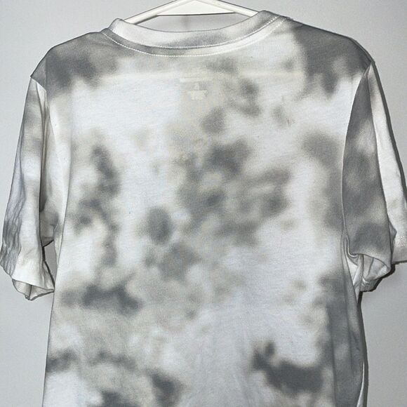 Child’s T-shirt - Picture 7 of 8